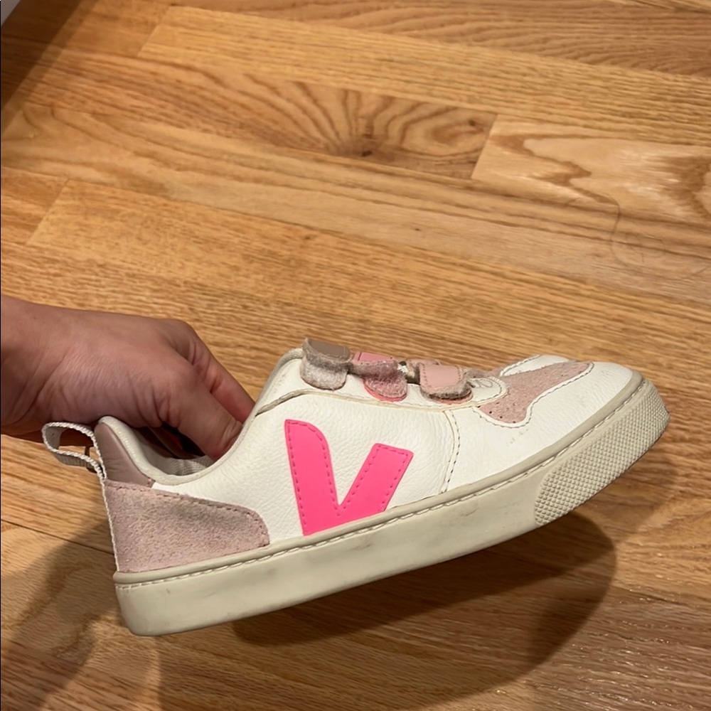 Veja White and Pink Sneakers with Retro Design
